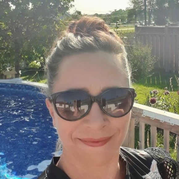 Meet your Posher, Mandy - Picture 1 of 1